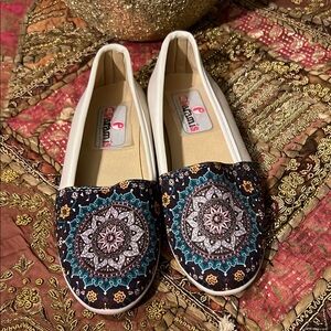 Women's dark blue and cream Slip-On Shoes
